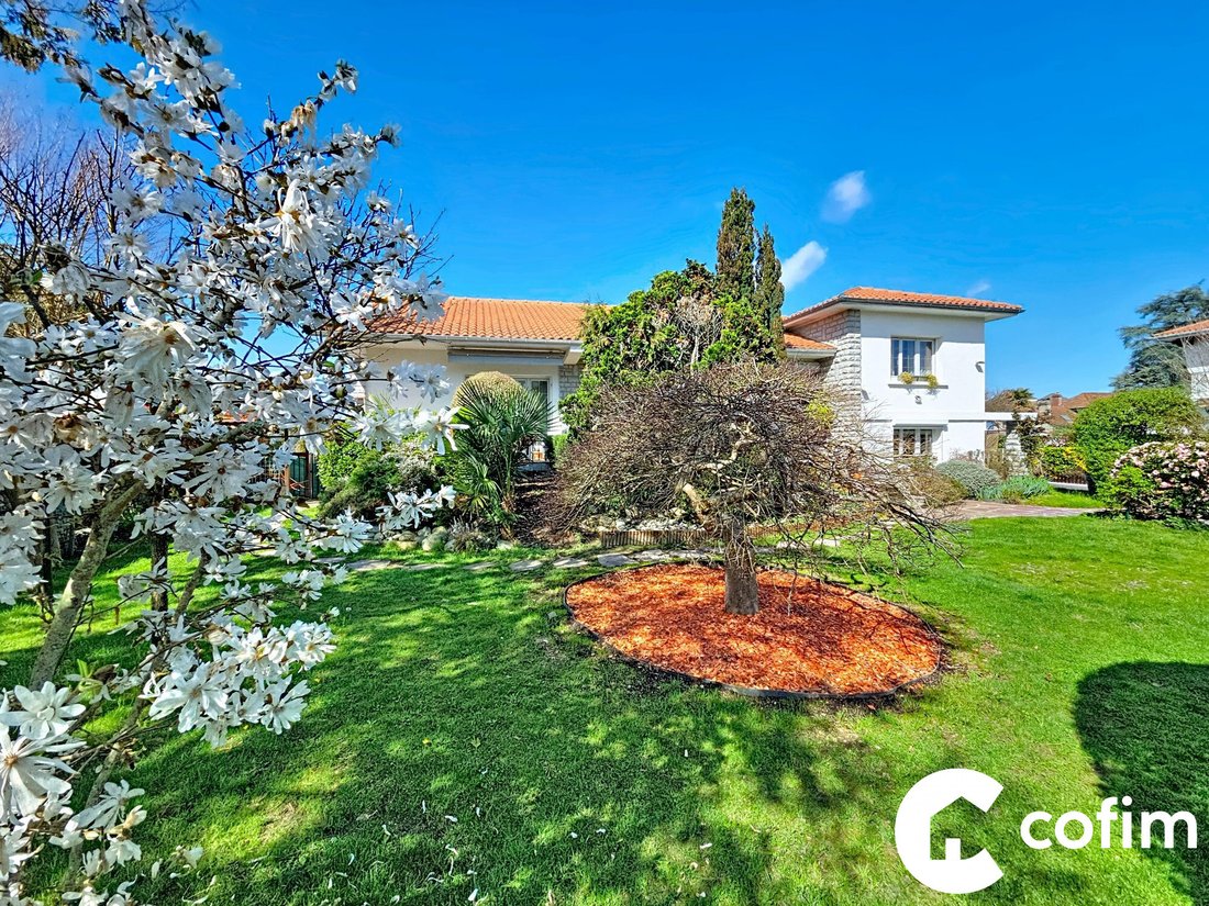 House in Gelos, Nouvelle-Aquitaine, France 1 - 17456361