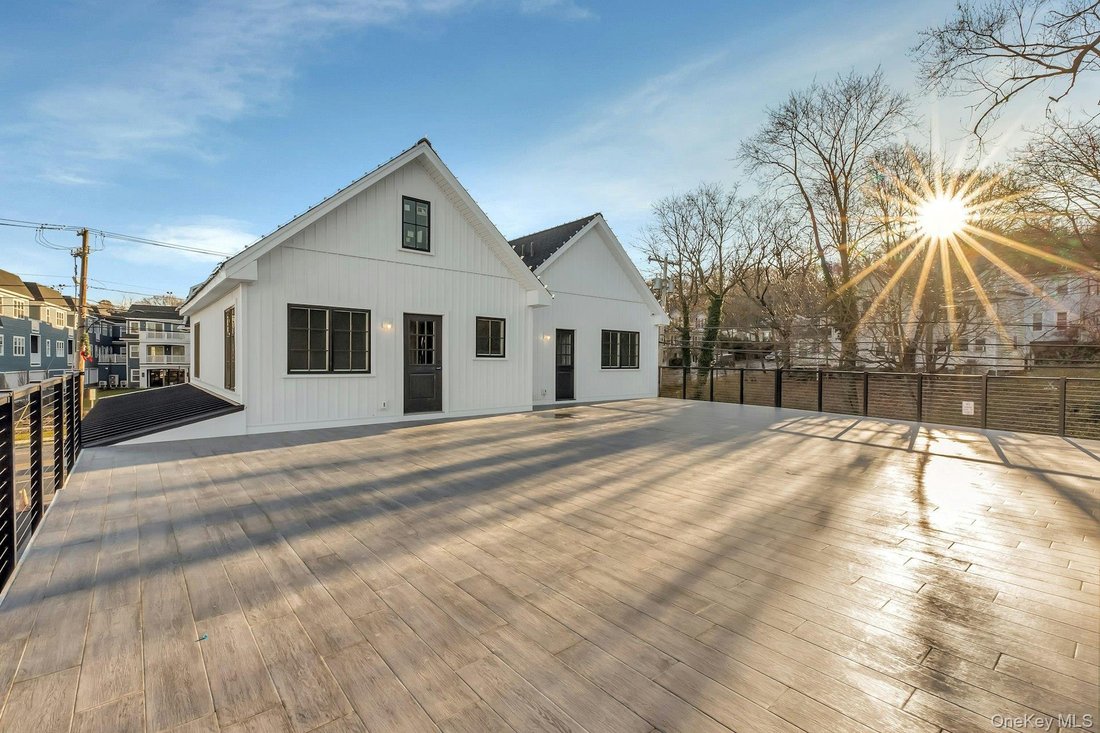 Port Jefferson, New York, United States 1 - 17459167