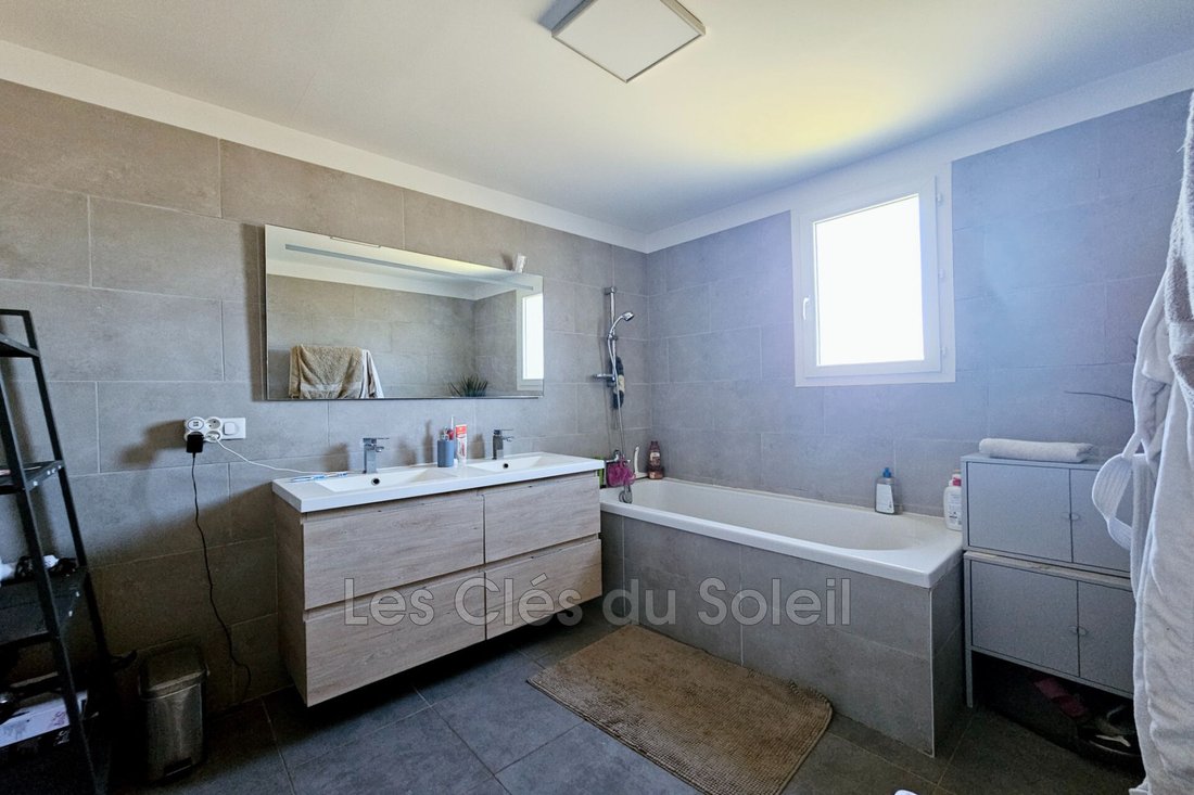 Villa in Montfort-sur-Argens, Provence-Alpes-Côte d'Azur, France 5 - 17456948