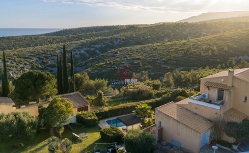 House in Peripherie, Cassis, France 1