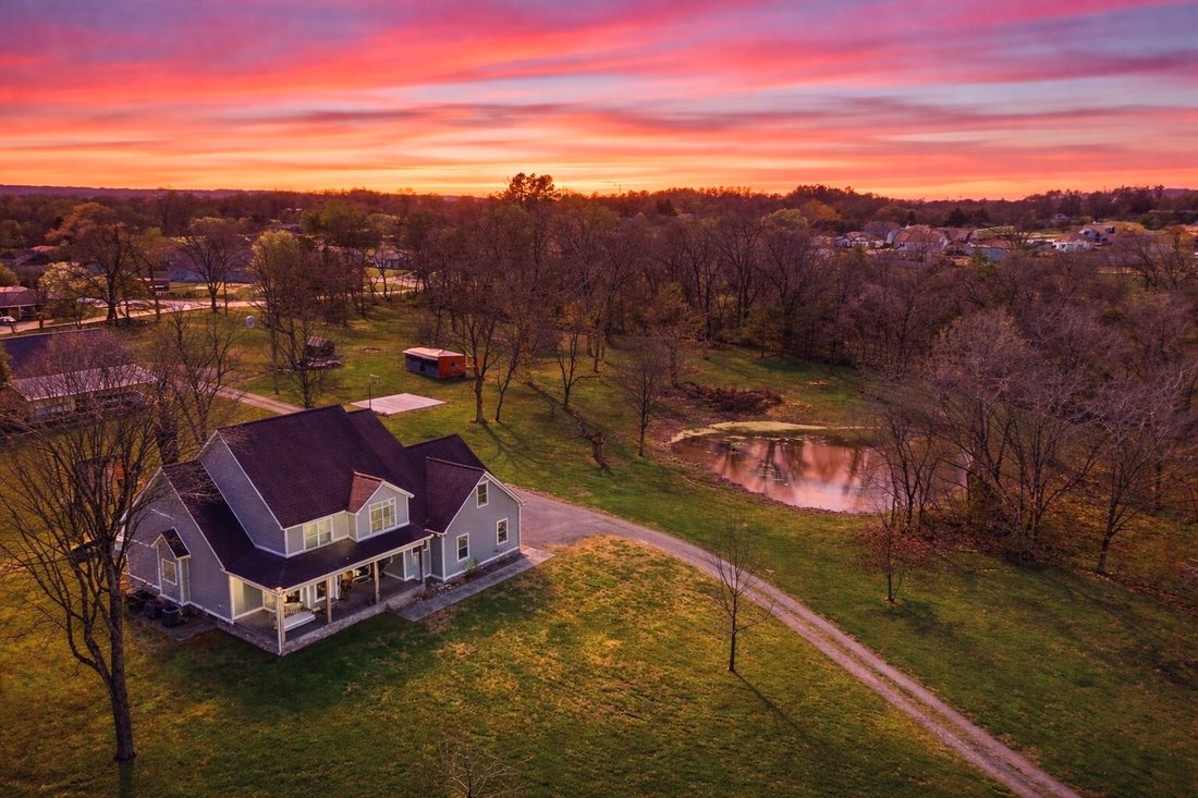 House in Shelbyville, Tennessee, United States 2 - 17453879