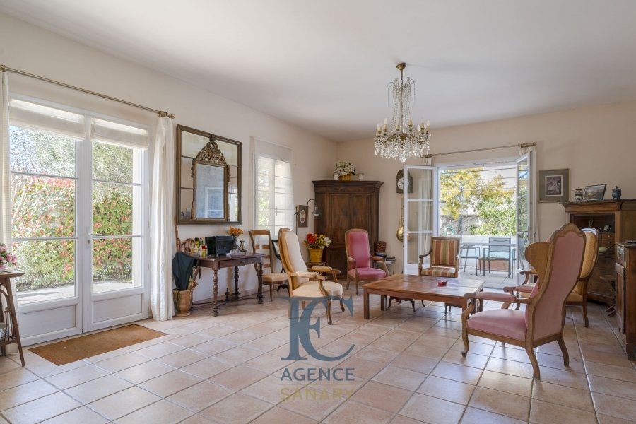 Casa en Saint-Cyr-sur-Mer, Provenza-Alpes-Costa Azul, Francia 2 - 17454348