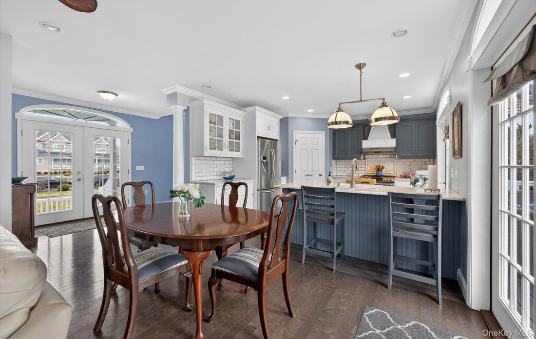 House in Bay Shore, New York, United States 4 - 17458910