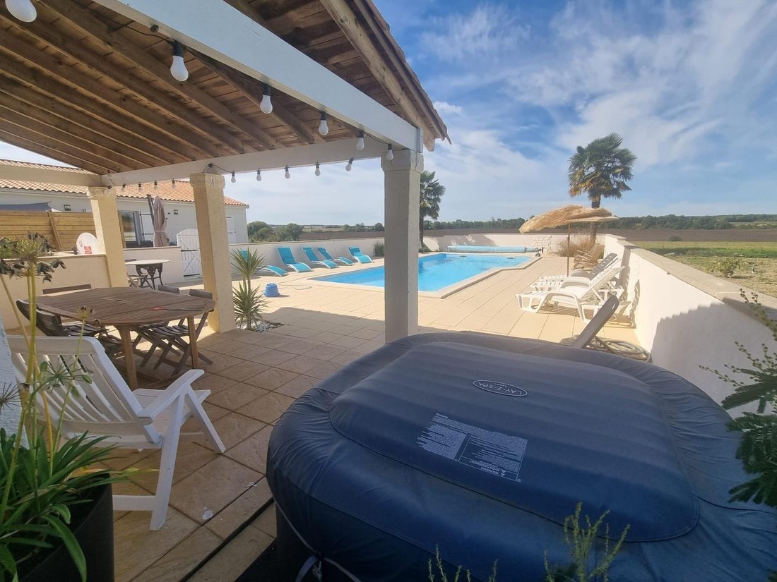 House in Le Gicq, Nouvelle-Aquitaine, France 1 - 17462250