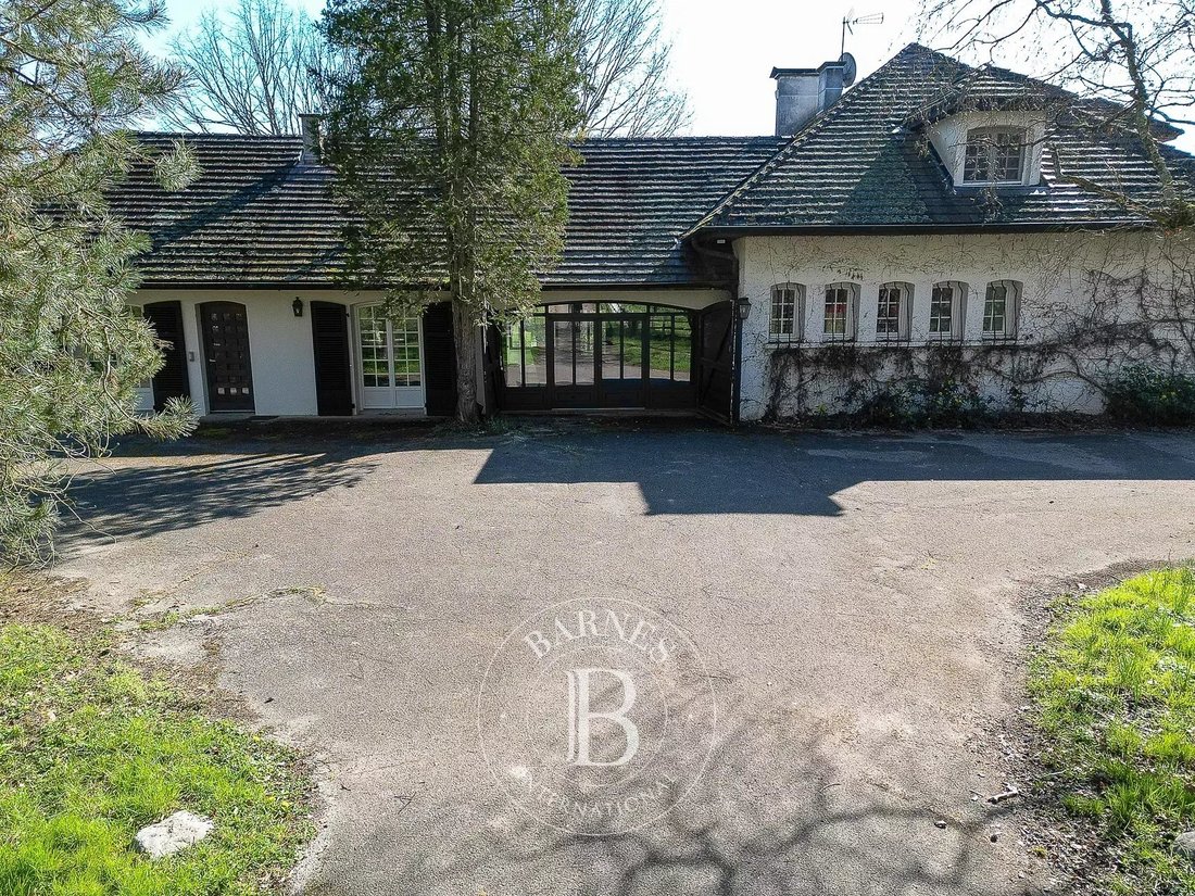 Estate in Villars-les-Dombes, Auvergne-Rhône-Alpes, France 2 - 17459127