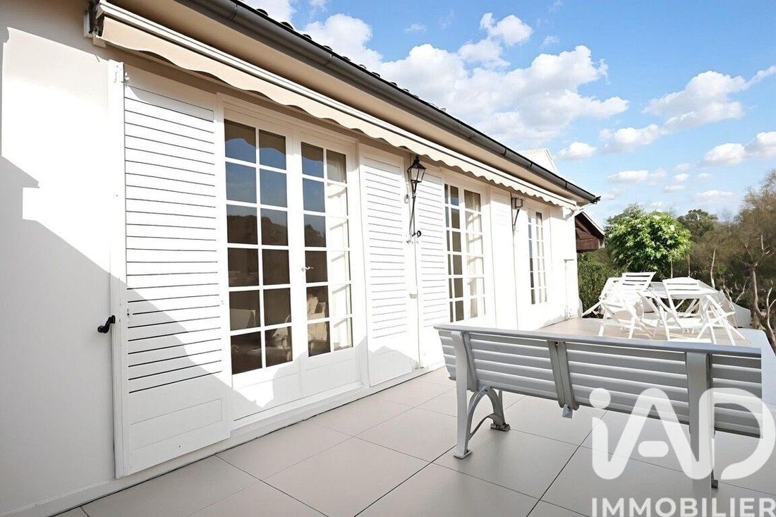 House in Chatou, Ile-de-France, France 2 - 17459856