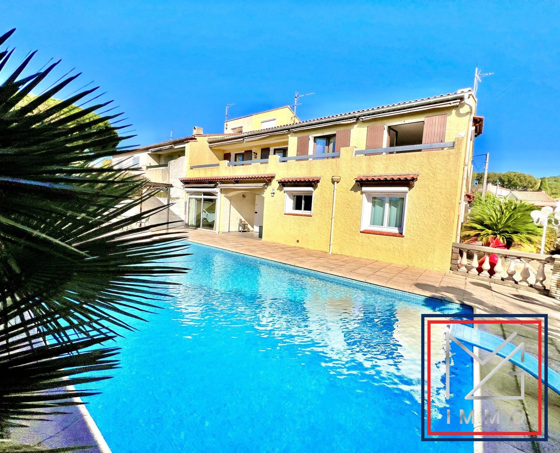 House in Six-Fours-les-Plages, Provence-Alpes-Côte d'Azur, France 1 - 17460794