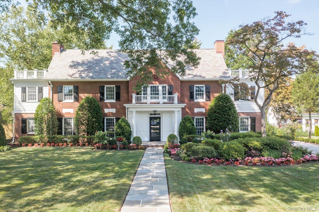 House in Garden City, New York, United States 1 - 15458646