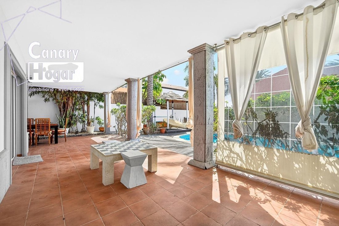 Villa in Los Cristianos, Canary Islands, Spain 4 - 17460309
