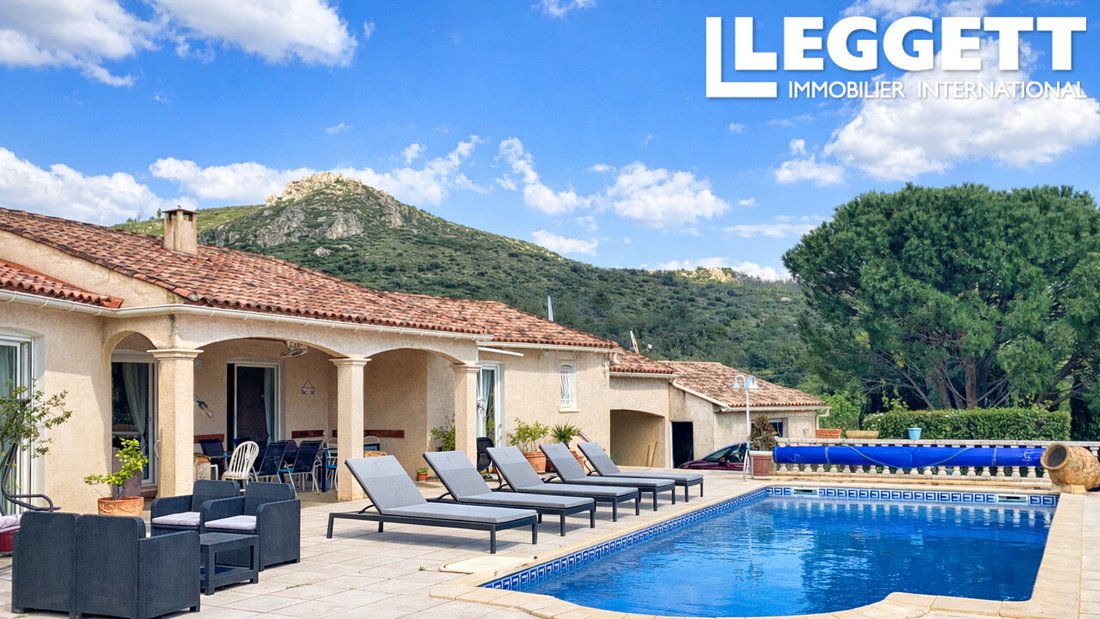 Villa in Centre Ville, Clermont-l'Hérault, France 1 - 17454921