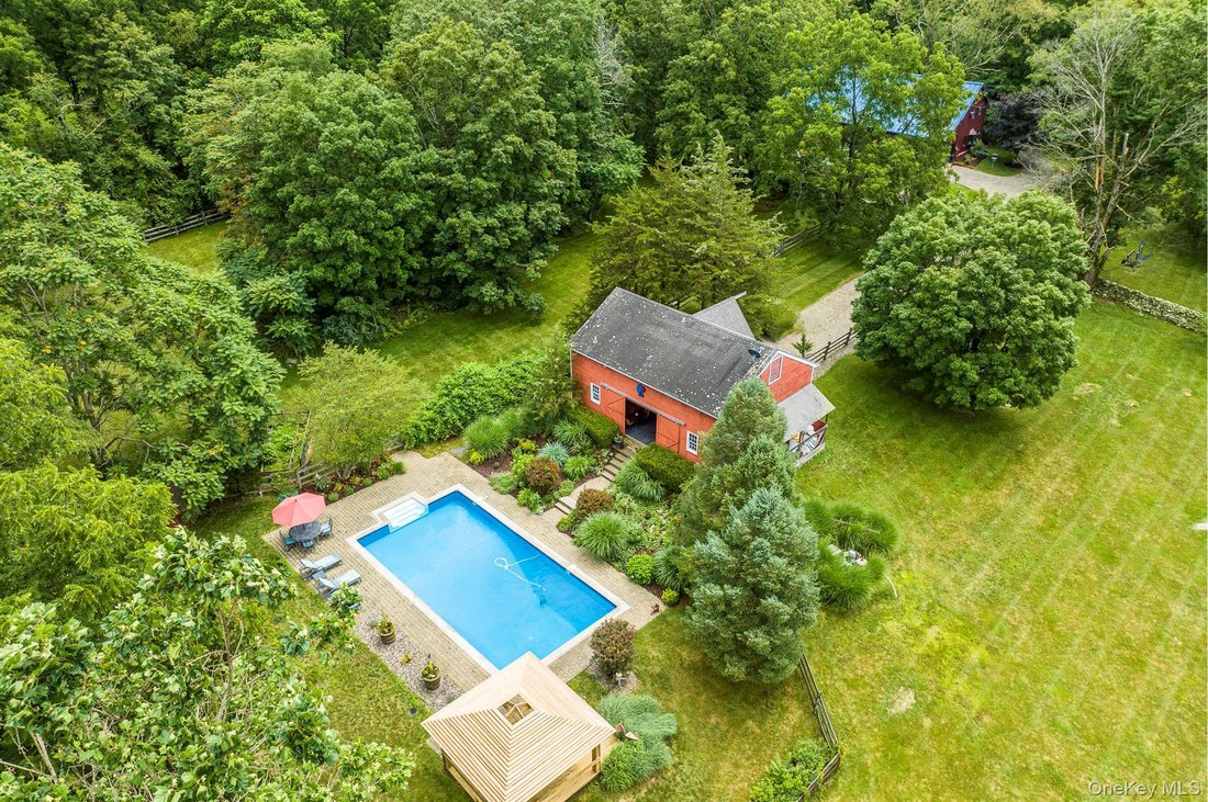 House in Pleasant Valley, New York, United States 2 - 17139375