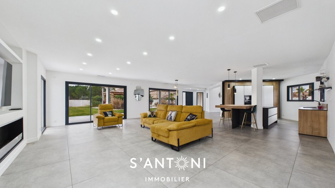 Villa in Ouest, Bessan, France 2 - 17454186