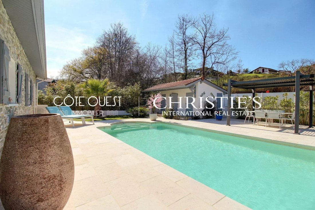 Villa in Mendi-Choko-Karrikatxar-Olhette, Urrugne, France 2 - 17461378