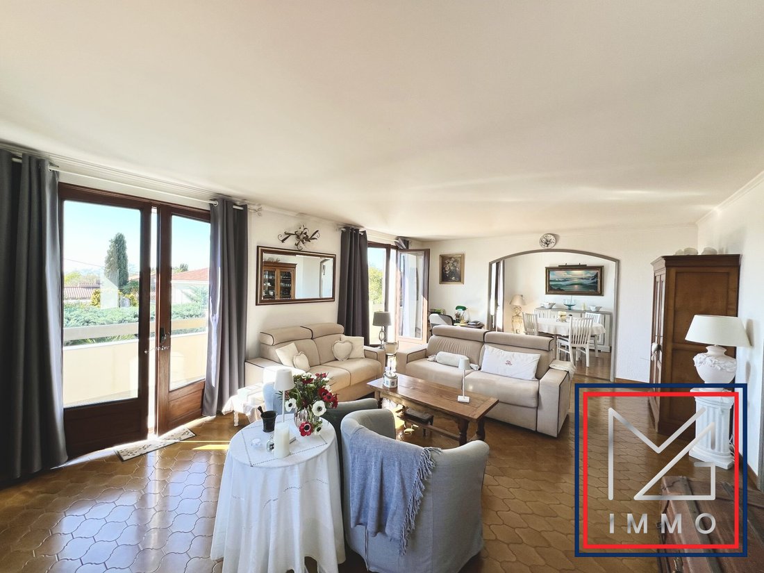 House in Six-Fours-les-Plages, Provence-Alpes-Côte d'Azur, France 2 - 17460794
