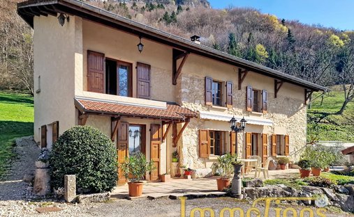 House in Saint-Gervais, Auvergne-Rhône-Alpes, France 1