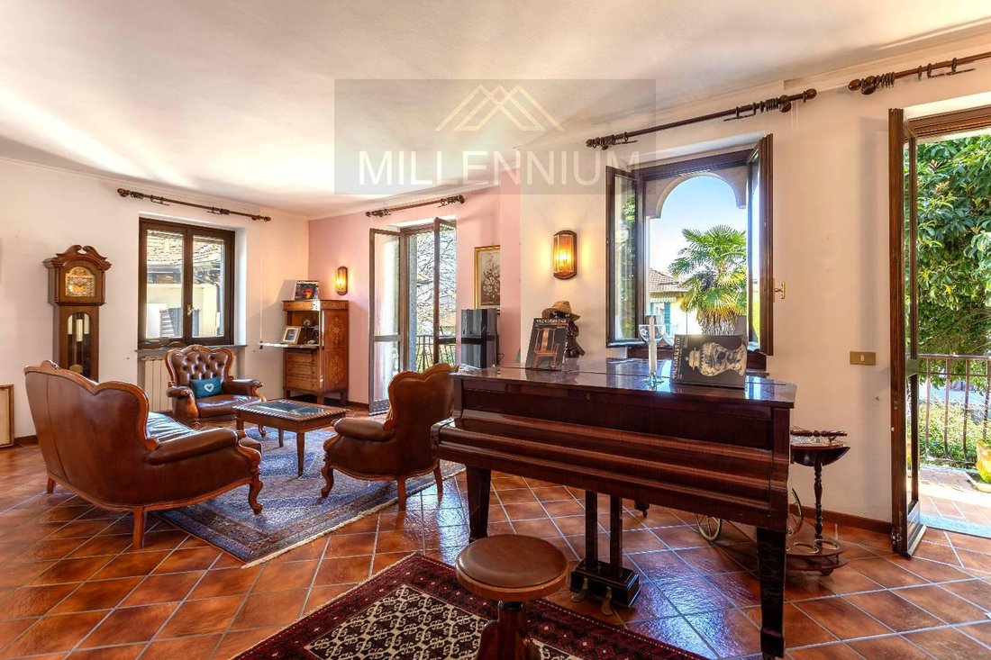 Villa in Stresa, Piedmont, Italy 2 - 17462636