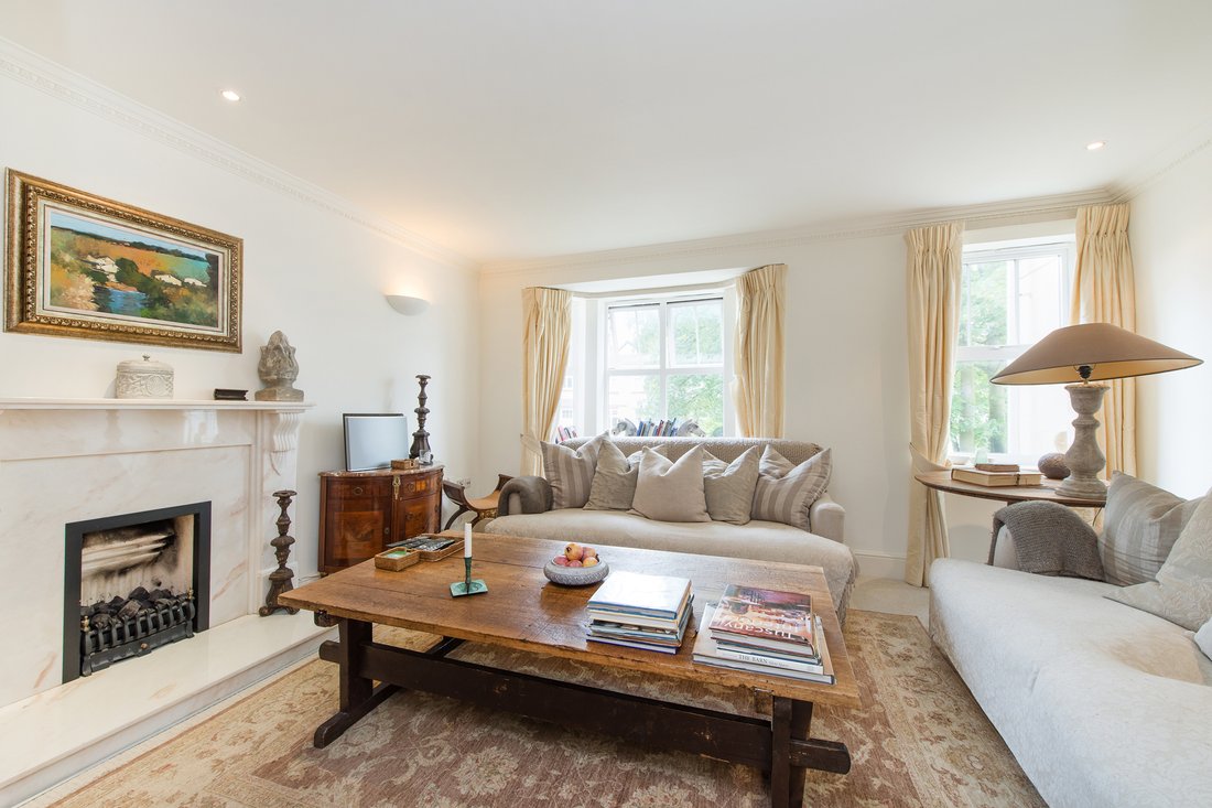 House in Richmond Upon Thames, England 4 - 17451599