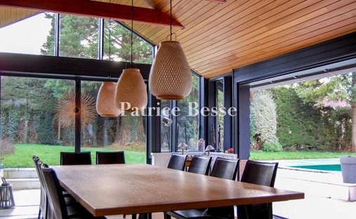 Château Saint Nom La Bretèche 1074.0 Sqm 10 Bedrooms