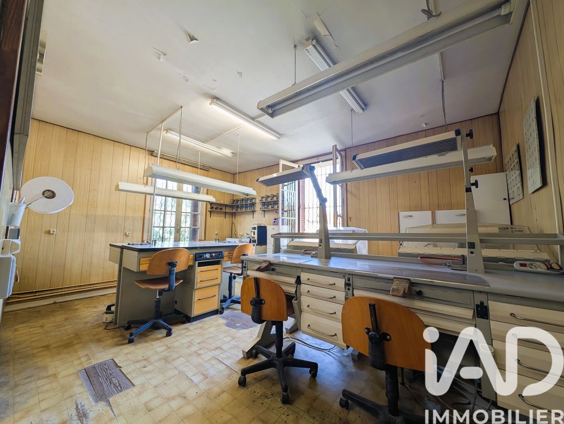 House in Neuilly-Plaisance, Ile-de-France, France 4 - 17459853