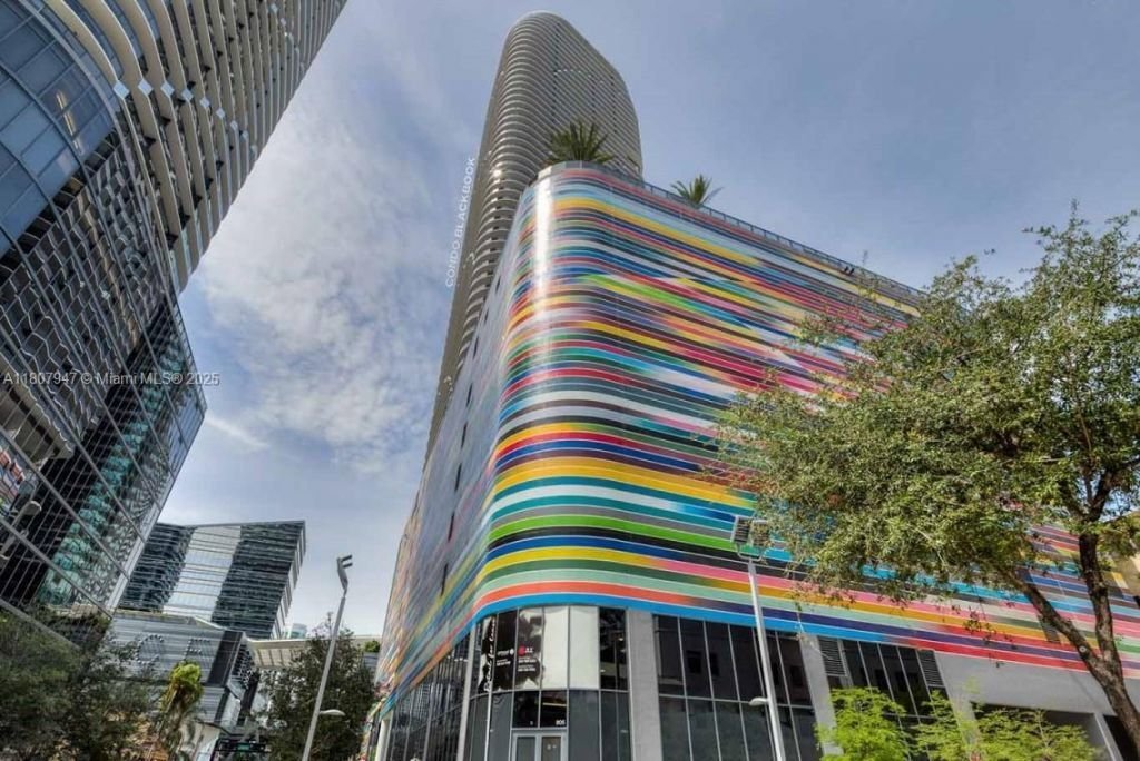 House in Miami, Florida, United States 5 - 15766099