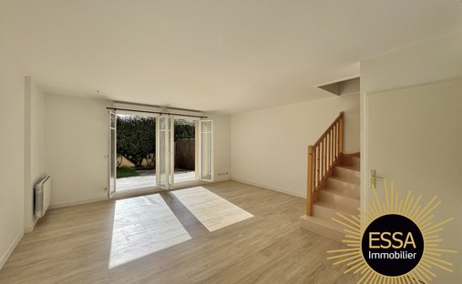 House in Les Residences, Noisy-le-Roi, France 1