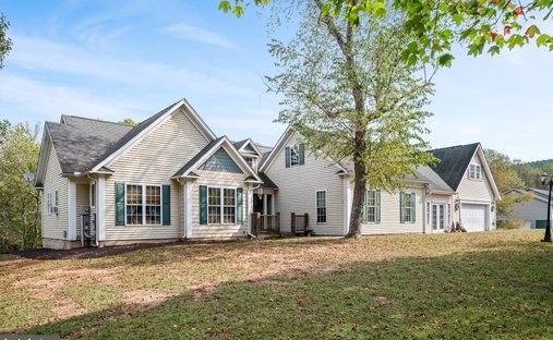 House in Hedgesville, West Virginia, United States 1