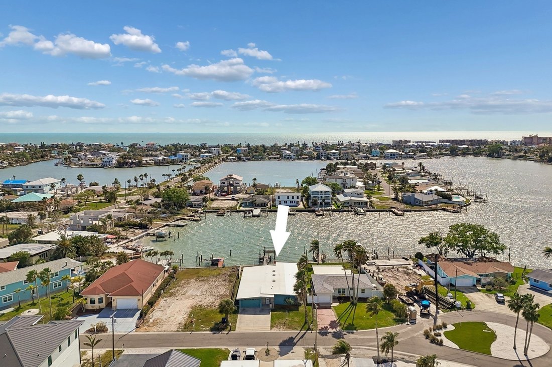 House in Madeira Beach, Florida, United States 1 - 17462020