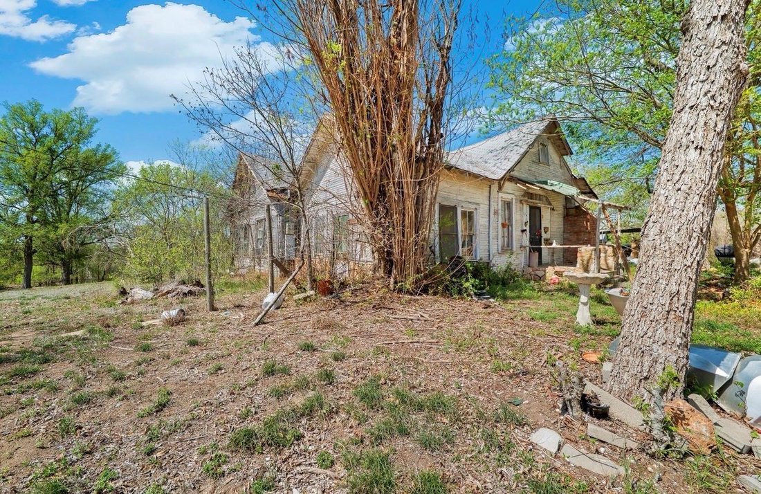 House in Uhland, Texas, United States 2 - 17460009