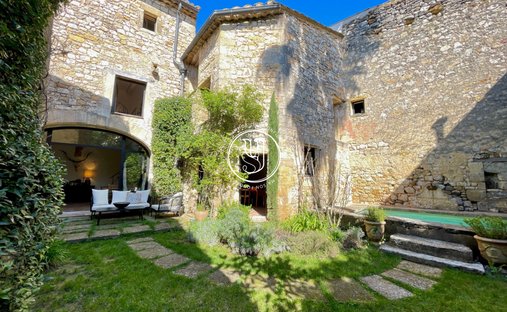 Villa a Uzès, Occitania, Francia 1