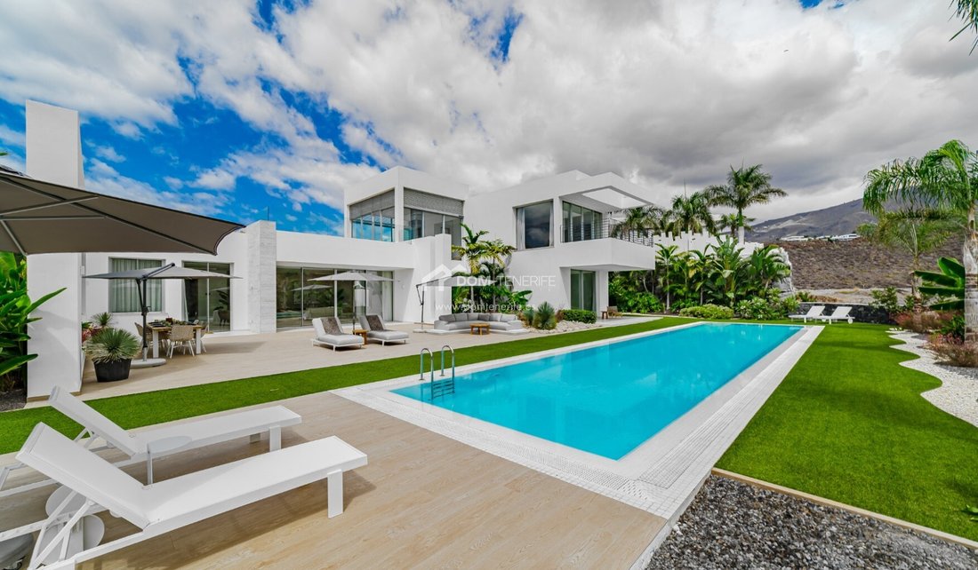 Villa in La Caleta, Adeje, Canary Islands 2 - 17451207
