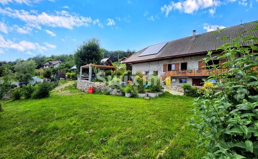 Azienda agricola a Épagny Metz-Tessy, Auvergne-Rodano-Alpi, Francia 1