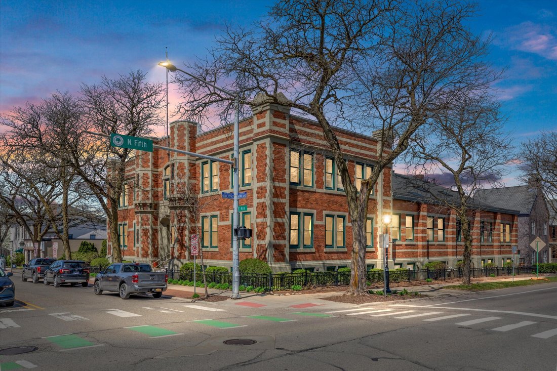 Condo in Ann Arbor, Michigan, United States 2 - 17457348