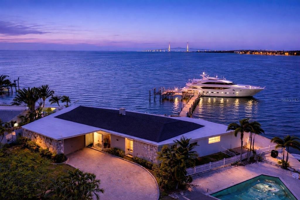 House in St. Petersburg, Florida, United States 1 - 17454828