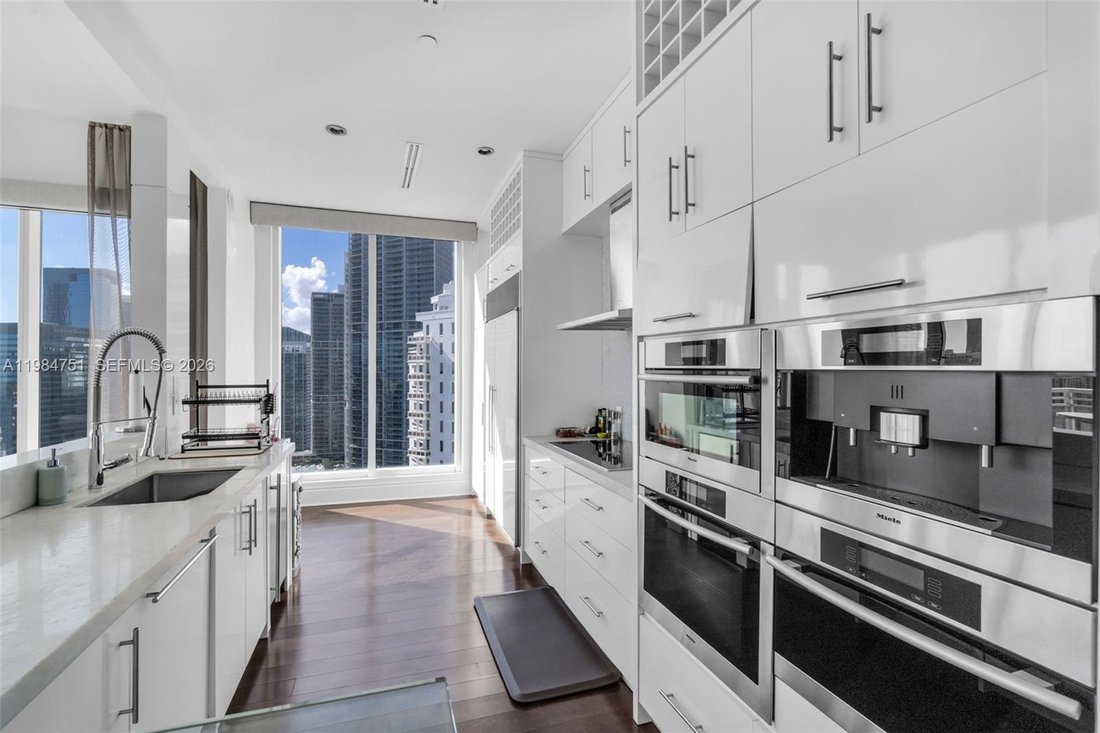 Condo in Miami, Florida, United States 3 - 17451071