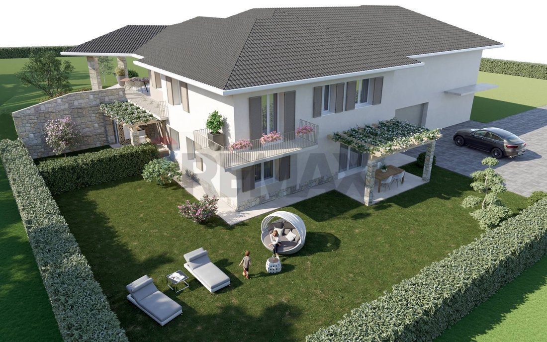 House in Rogno, Lombardy, Italy 3 - 17460726