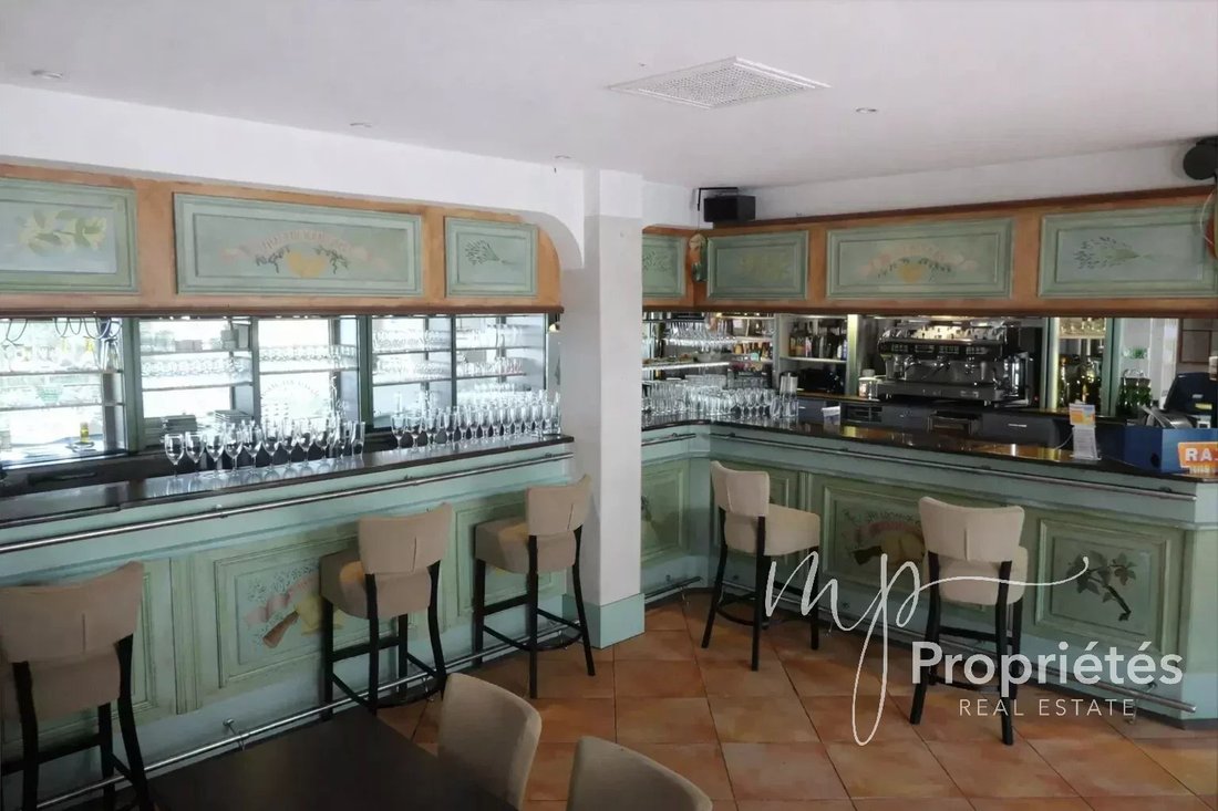 Estate in Rayol-Canadel-sur-Mer, Provence-Alpes-Côte d'Azur, France 5 - 17458965
