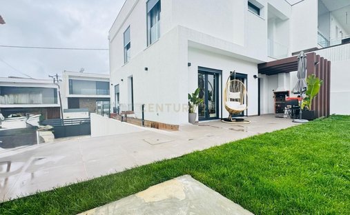 Villa in Ramada e Canecas, Lisbon, Portugal 1