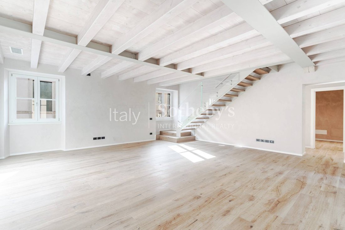 Apartment in Center, Verona, Veneto 3 - 14585797