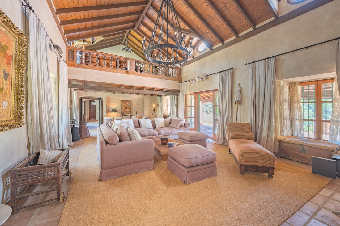 Villa in Estepona, Andalusia, Spain 2 - 17461135