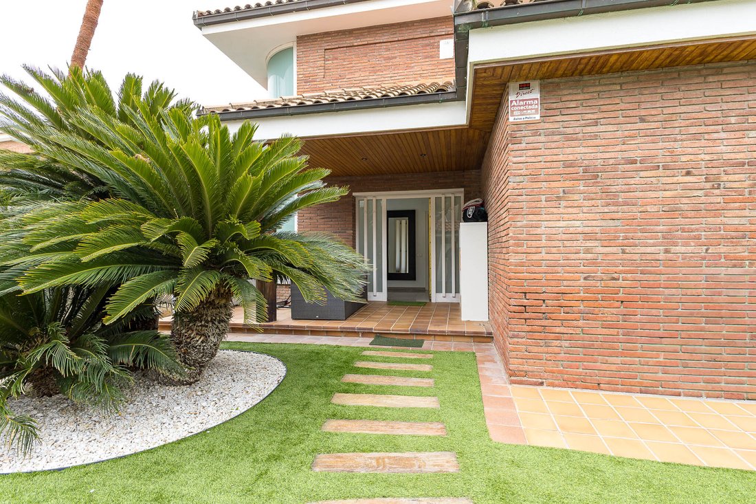 House in Sant Just Desvern, Catalonia, Spain 1 - 17454089