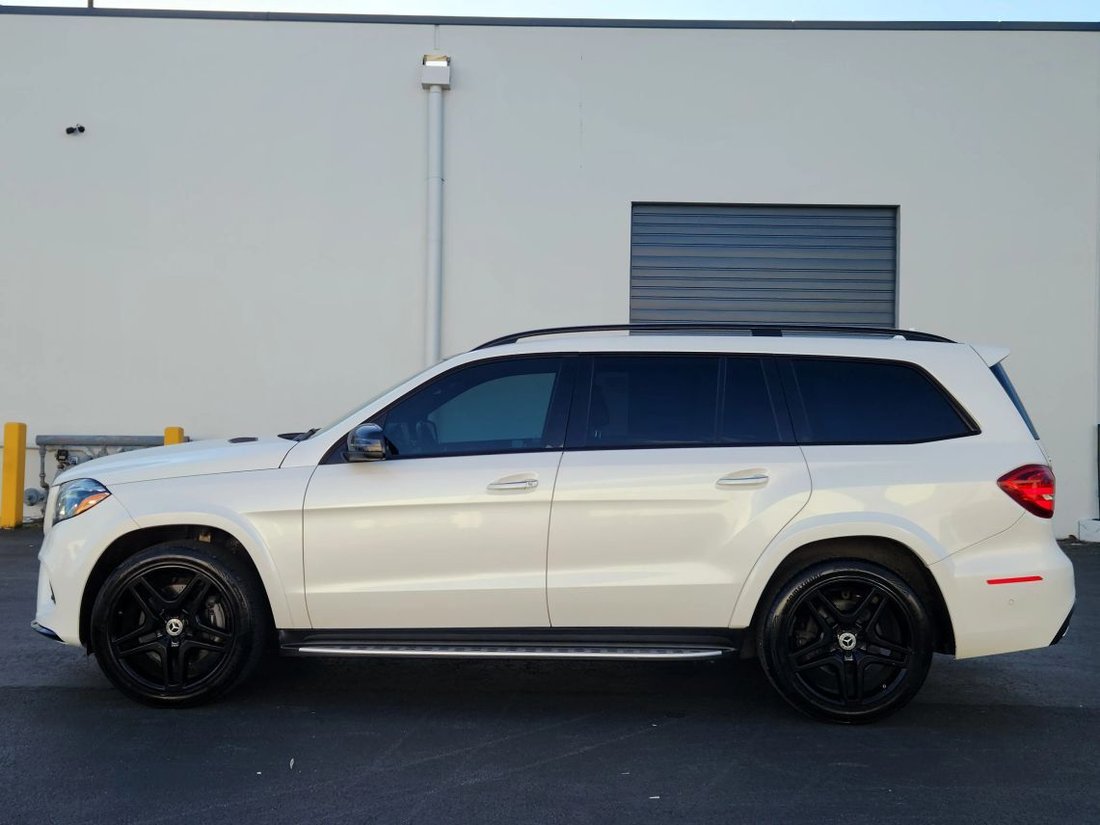 Suv in Kent, WA, United States 2 - 17462144