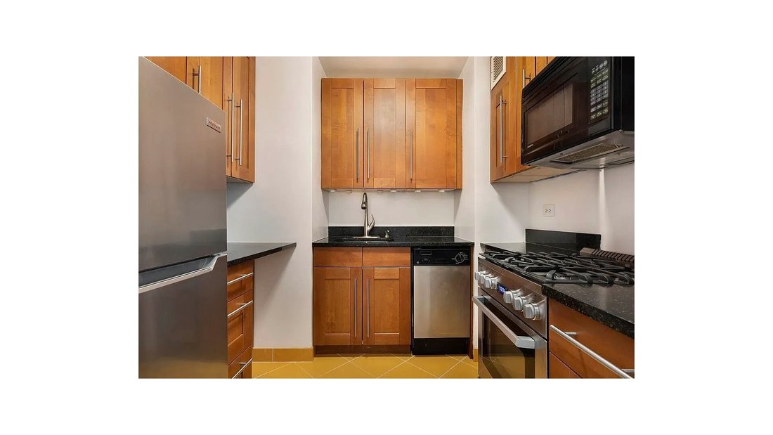 Co Op in New York, New York, United States 5 - 17051664
