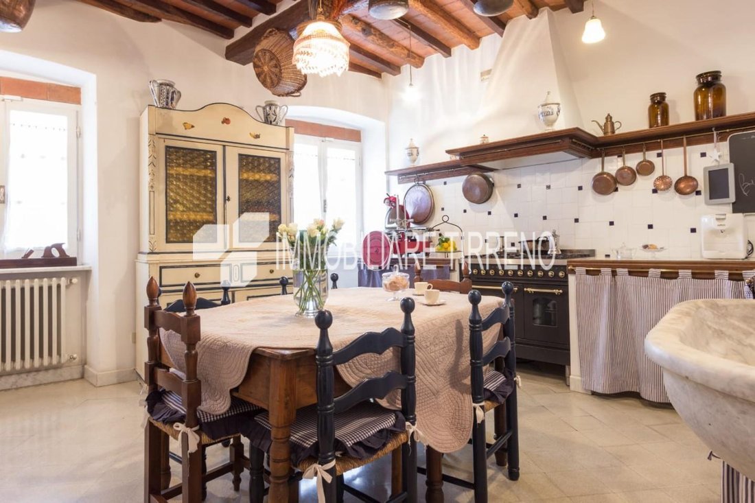 Villa in Center, Massa, Italy 5 - 14008553