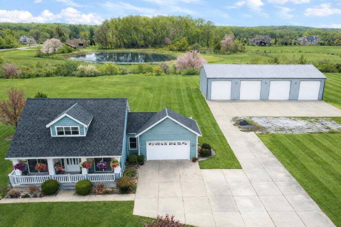 House in Valparaiso, Indiana, United States 1 - 16943549