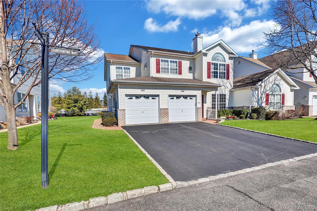 Condo in Mount Sinai, New York, United States 1 - 17451612