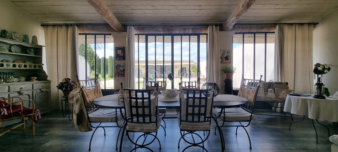 House in Cavaillon, Provence-Alpes-Côte d'Azur, France 2 - 15735872