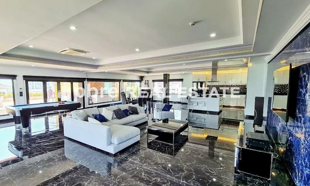 Condo in Pattaya City, Chon Buri, Thailand 1 - 17452442