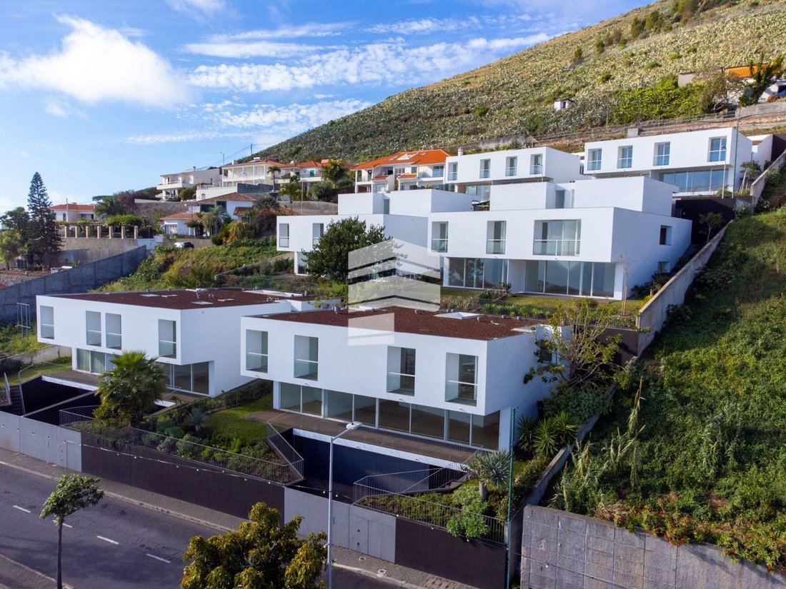 Townhouse in Curral das Freiras, Madeira, Portugal 1 - 15378213