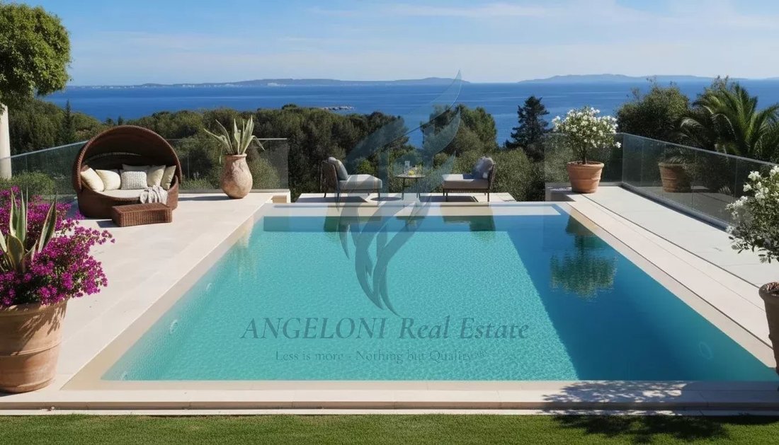 Villa in Le Lavandou, Provence-Alpes-Côte d'Azur, France 1 - 14763516
