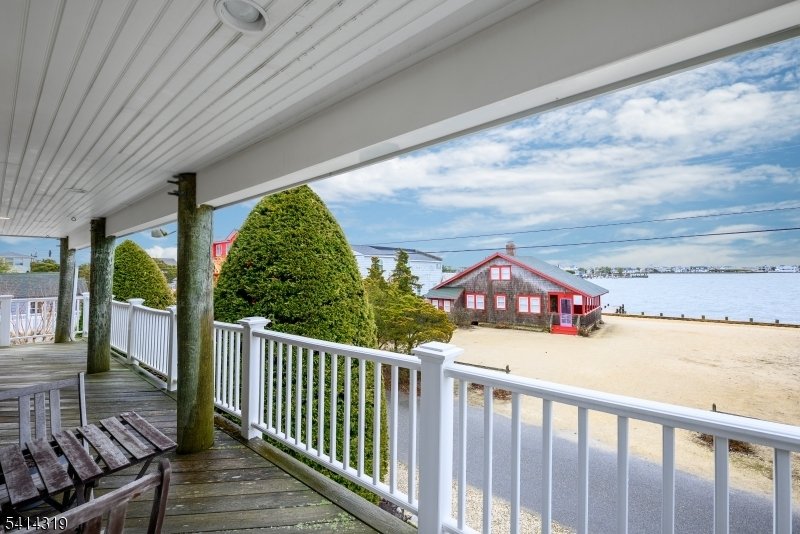 House in Ship Bottom, New Jersey, United States 4 - 17385622
